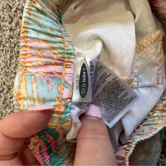 Old Navy Swim Shorts Bathing Suit Size 18-24 Months - Picture 2 of 2